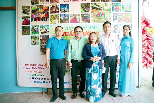 Giao lưu và kết nối kinh doanh cùng hội viên - Du lịch Tuấn Tường