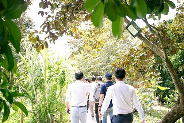 Giao lưu và kết nối kinh doanh cùng hội viên - Du lịch Tuấn Tường