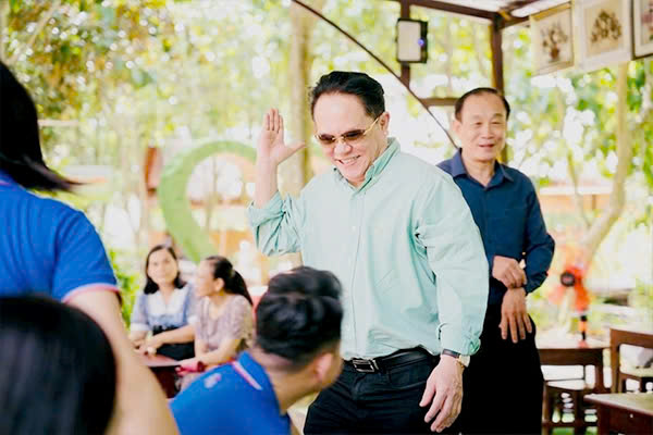Giao lưu và kết nối kinh doanh cùng hội viên - Du lịch Tuấn Tường