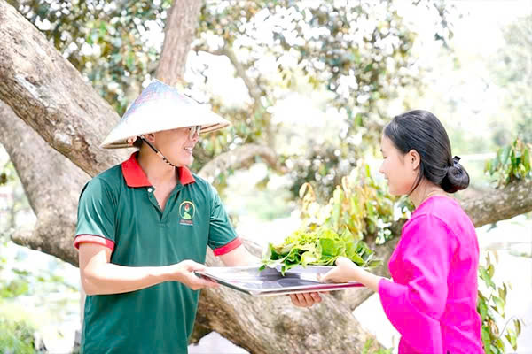 Giao lưu và kết nối kinh doanh cùng hội viên - Du lịch Tuấn Tường