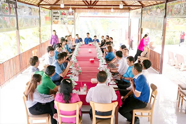 Giao lưu và kết nối kinh doanh cùng hội viên - Du lịch Tuấn Tường