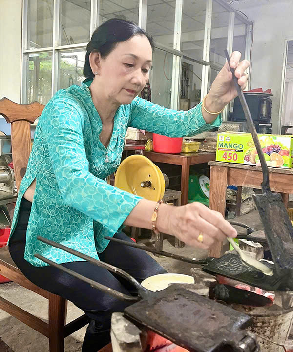 Làm bánh nhân gian cùng cô Sáu - Du lịch Tuấn Tường