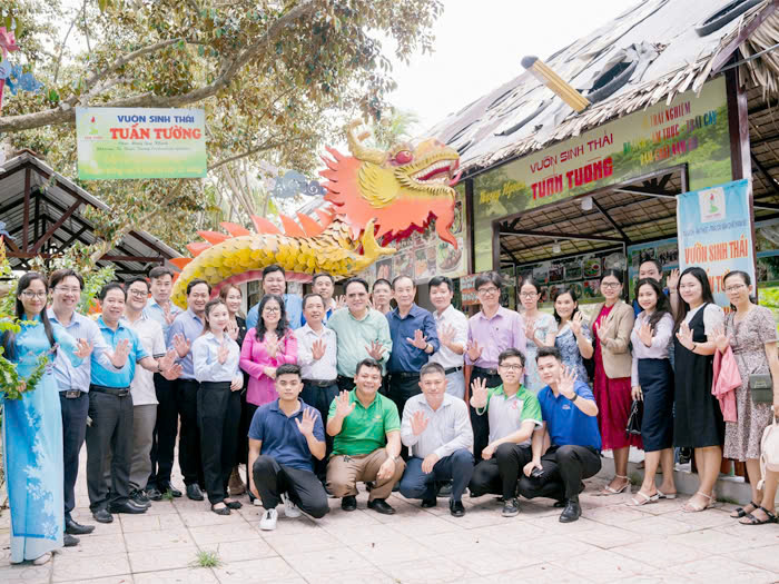 Giao lưu và kết nối kinh doanh cùng hội viên - Du lịch Tuấn Tường