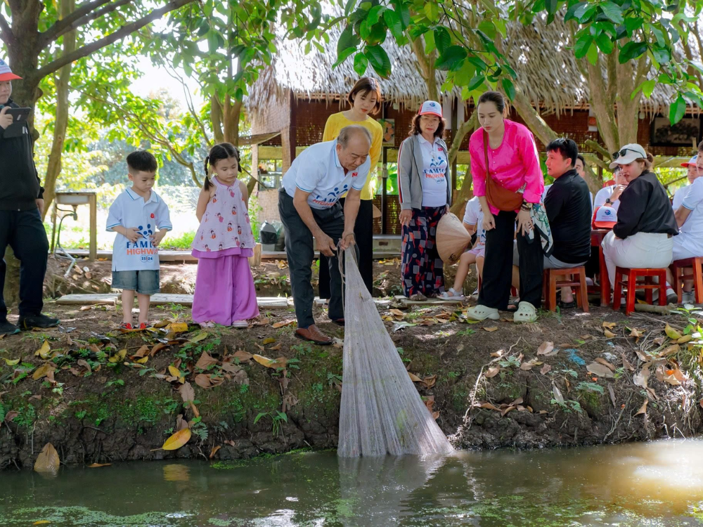 Tiệc tại Tuấn Tượng 