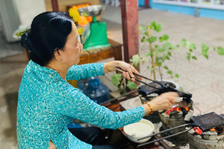 Làm bánh nghệ nhân