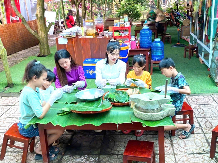 Làm bánh tại Tuấn Tường